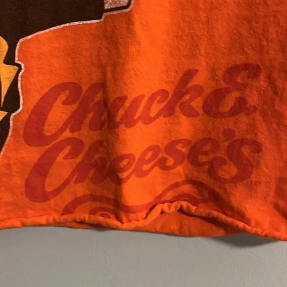 Vintage Chuck E. Cheese cropped tee, women's size small - Picture 6 of 6